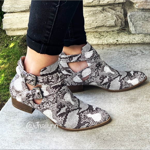 ANIMAL PRINT BOOTIE - Picture 3 of 5